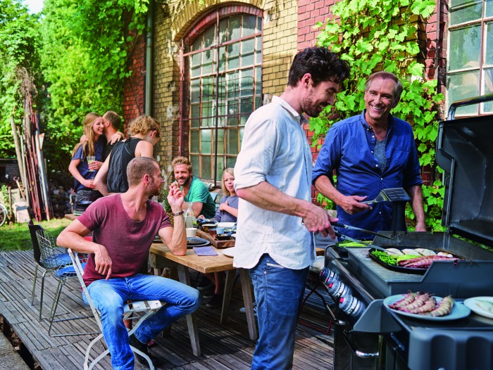 Steak it easy: Business Punk verlost einen Weber Genesis Gasgrill