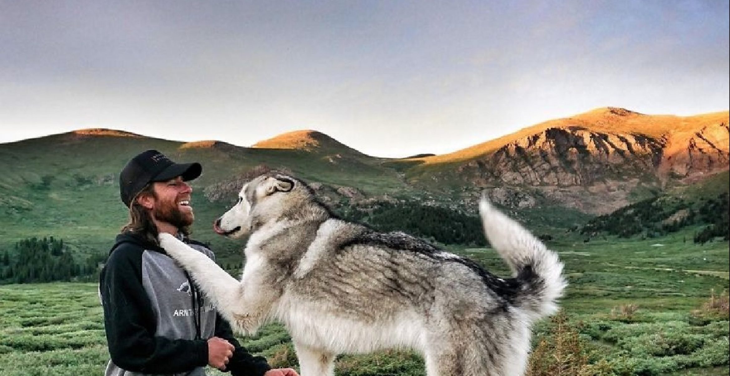 Fotostrecke: Wolfshund Loki erlebt Abenteuer, von denen du nur träumst