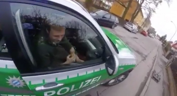 Eis schlecken und Verbrecher jagen – der coolste Polizist Deutschlands