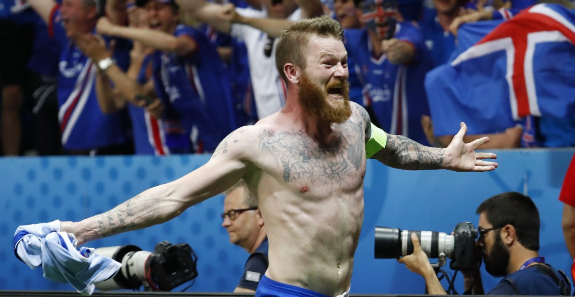 So geht Leidenschaft: Islands Kommentator dreht beim Spiel gegen England wieder völlig durch