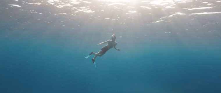 Elegant: Ein Werbeclip zu einer Tauchermaske wie man ihn so noch nicht gesehen hat