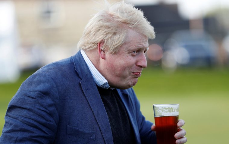 Saufen und dafür bezahlt werden: Englisches Unternehmen sucht trinkfeste Gin-Liebhaber als Praktikanten