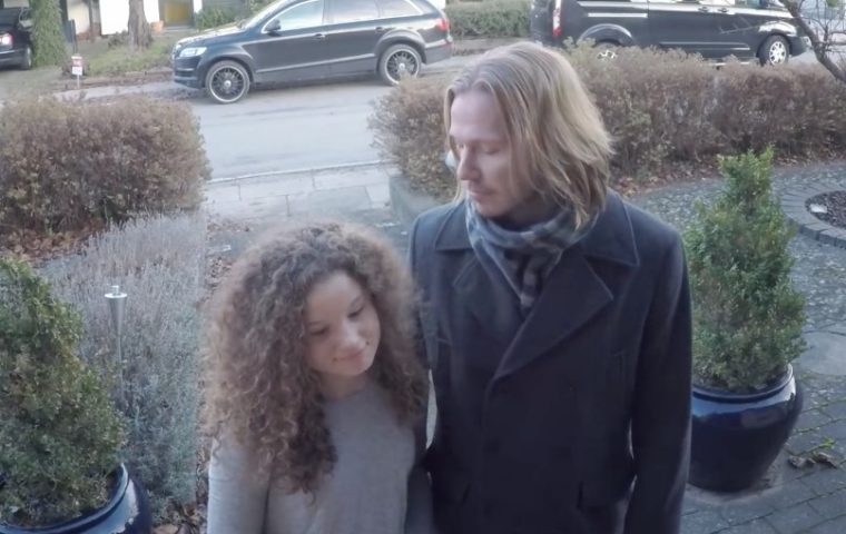 “How old is enough?“: Die Non-Profit-Organisation BØRNEfonden macht mit neuer Kampagne auf Kinderheirat aufmerksam