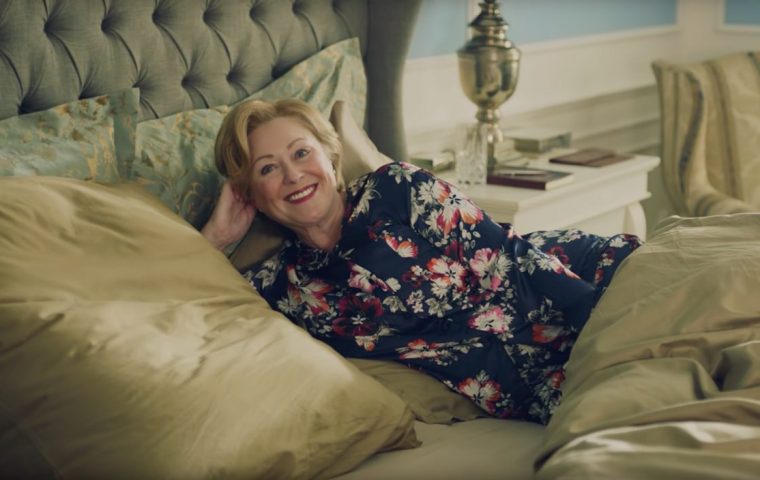 US-Wahl Parodie von Move24: Clinton und Trump überraschen Obama im Schlafzimmer