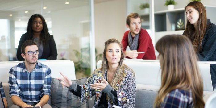Weniger ist mehr: Warum Sprechpausen eine rhetorische Stärke sind