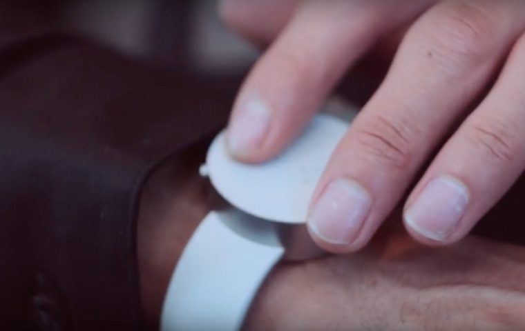 Dot: Das ist die erste Smartwatch für Blinde mit Braille-Zeichen