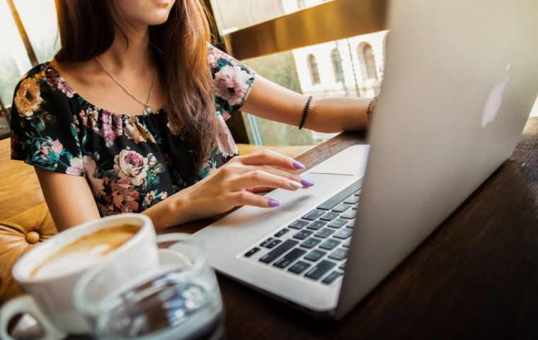 Ein Mann tauschte mit seiner Kollegin die Signatur – und spürte Sexismus am eigenen Leib