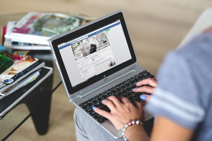 Facebook Woman Laptop