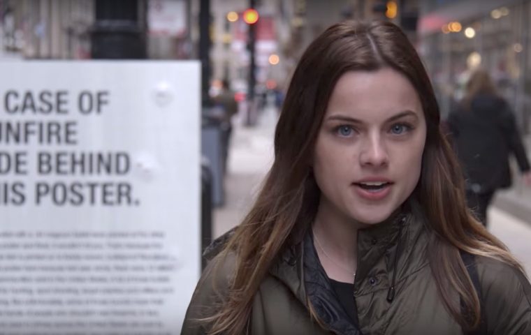 Diese kugelsichere Werbung ist ein Beispiel für kreative politische Statements