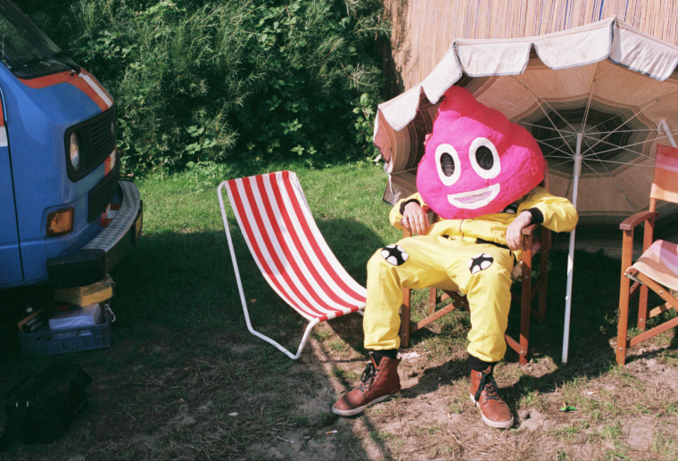 Dave Glass macht aus Memes riesige Partyskulpturen