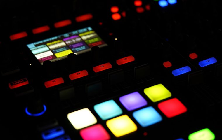Kommt Musik und Literatur bald auch aus dem digitalen Reagenzglas?
