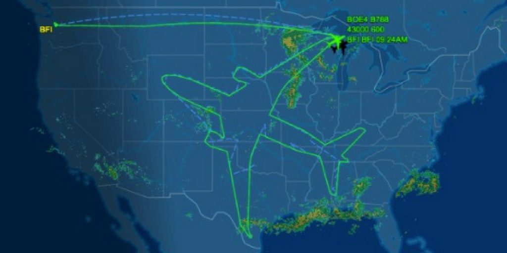 Selbstporträt: Boeing fliegt Route in Form eines Flugzeuges