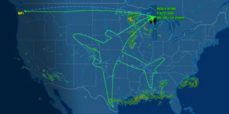 Selbstporträt: Boeing fliegt Route in Form eines Flugzeuges
