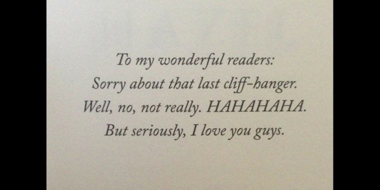 Nailed it: 15 Widmungen, die besser sind als das Buch selbst