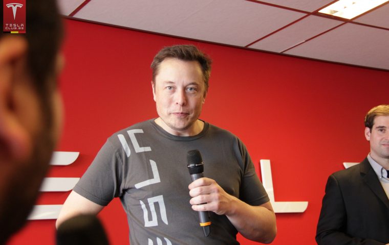 Elon Musk baut in weniger als 100 Tagen den weltgrößten Batteriespeicher