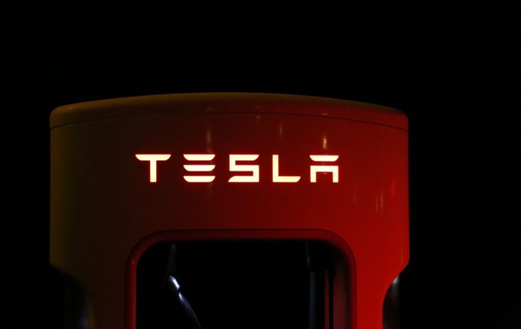 Tesla bleibt mit riesigem Abstand Marktführer in den USA. Ein Verlierer sieht anders aus