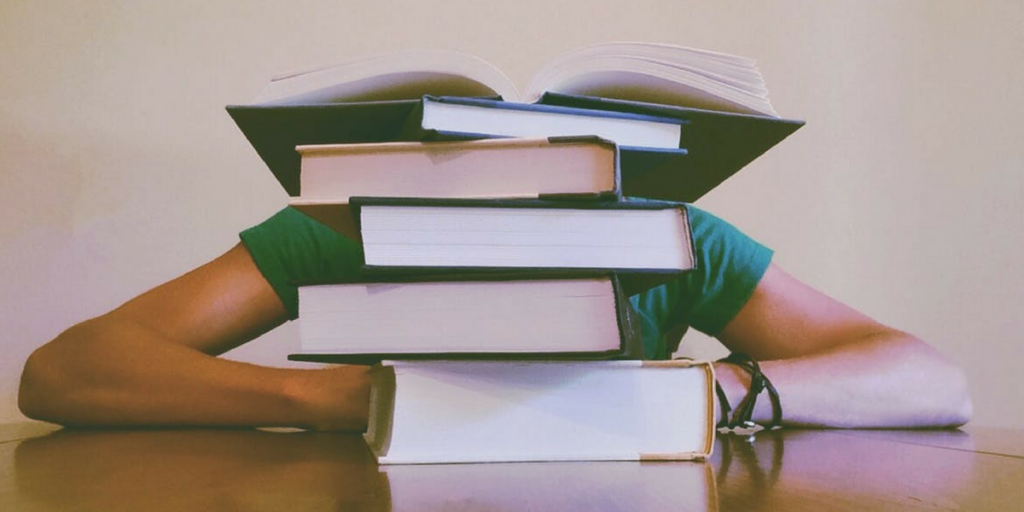 business-bücher buchstapel