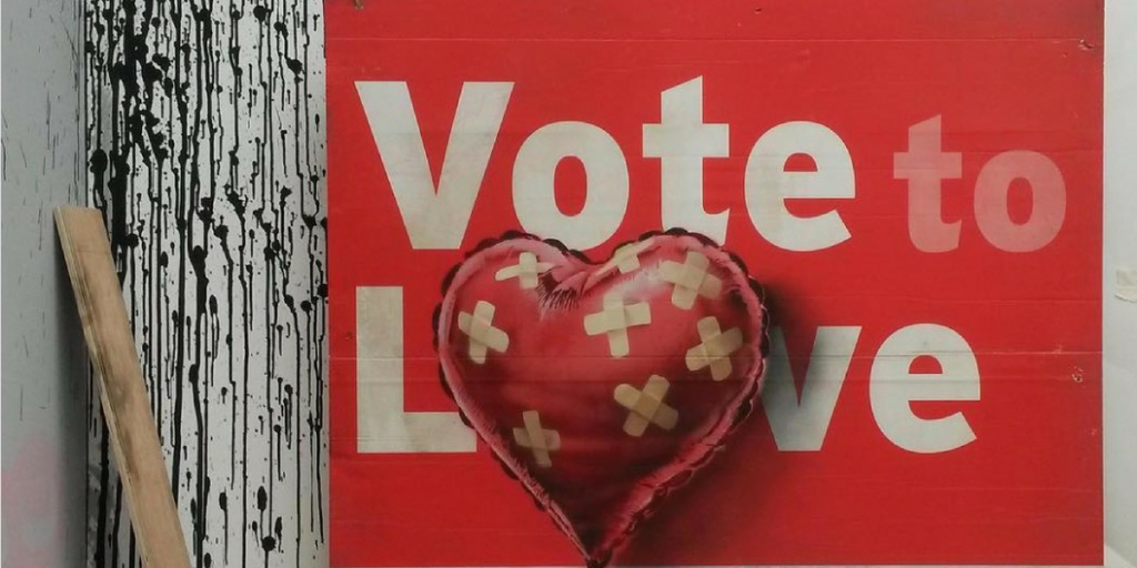 Banksy entlarvt die Doppelmoral des Kunstbetriebs
