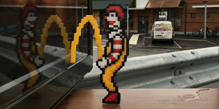 Street Art: Dieser Künstler verpixelt die Straßen seiner Heimat