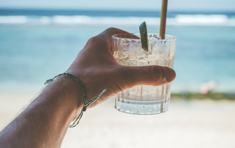 Office Drink: Mit “Valerian on the Beach“ wird dein Büro zum Urlaubsort