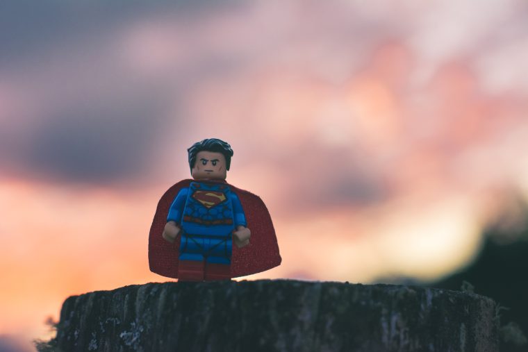 Greenpeace fliegt Superman-Drohne gegen AKW – So fly kann PR sein