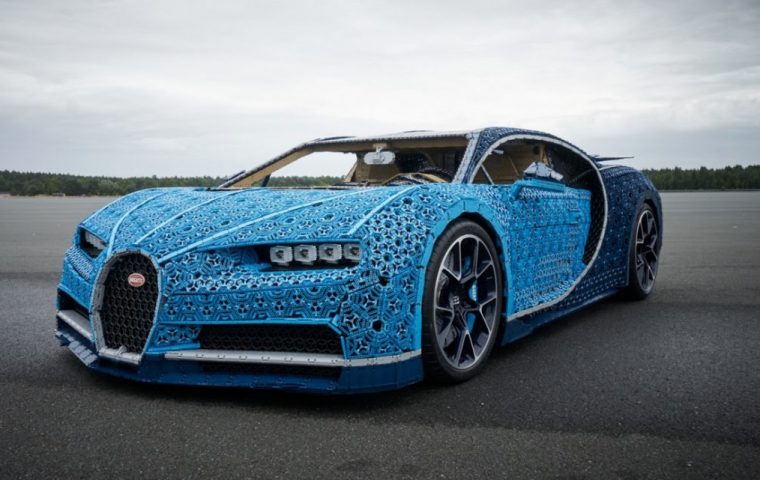 Lego hat einen Bugatti aus eigenen Teilen nachgebaut – und er fährt