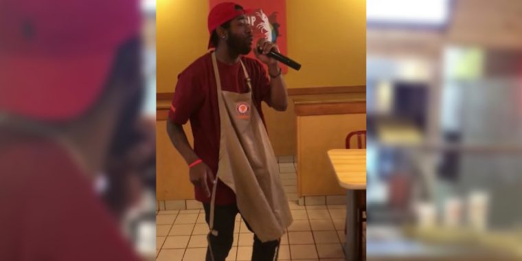 Mann kündigt mit einem Rap seinen Job, den er eigentlich nie hatte