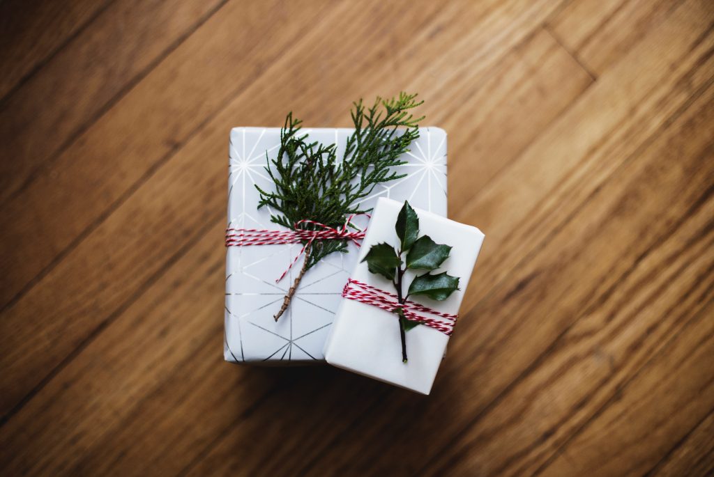 Office X-Mas: Die besten Geschenke für deine Chefin und Kollegin