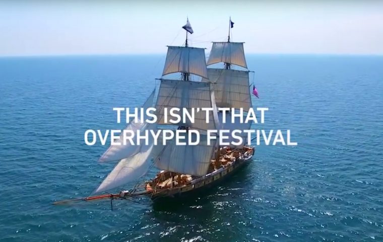 Shutterstock nimmt im neuen Werbe-Spot das Fyre-Festival aufs Korn