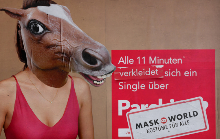 Alle 11 Minuten verliebt sich jemand in diese Adbusting-Aktion