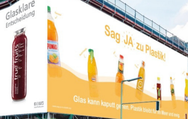 “Sag JA zu Plastik“: Wie True Fruits wieder alle Blicke auf sich zieht