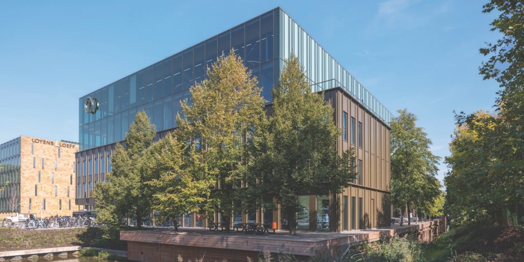 Edge Technologies: Computer aus Holz, Glas und Beton
