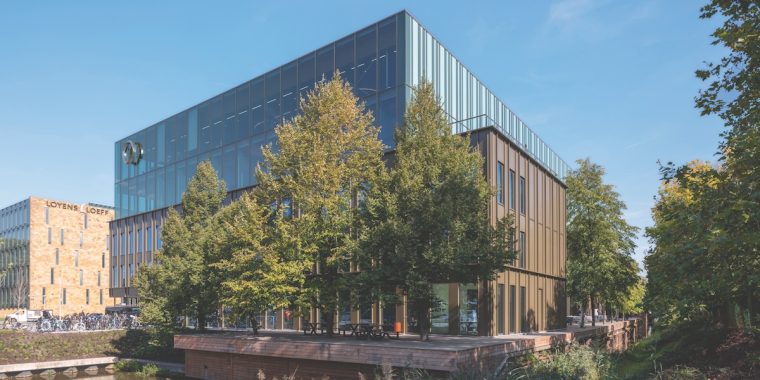 Edge Technologies: Computer aus Holz, Glas und Beton