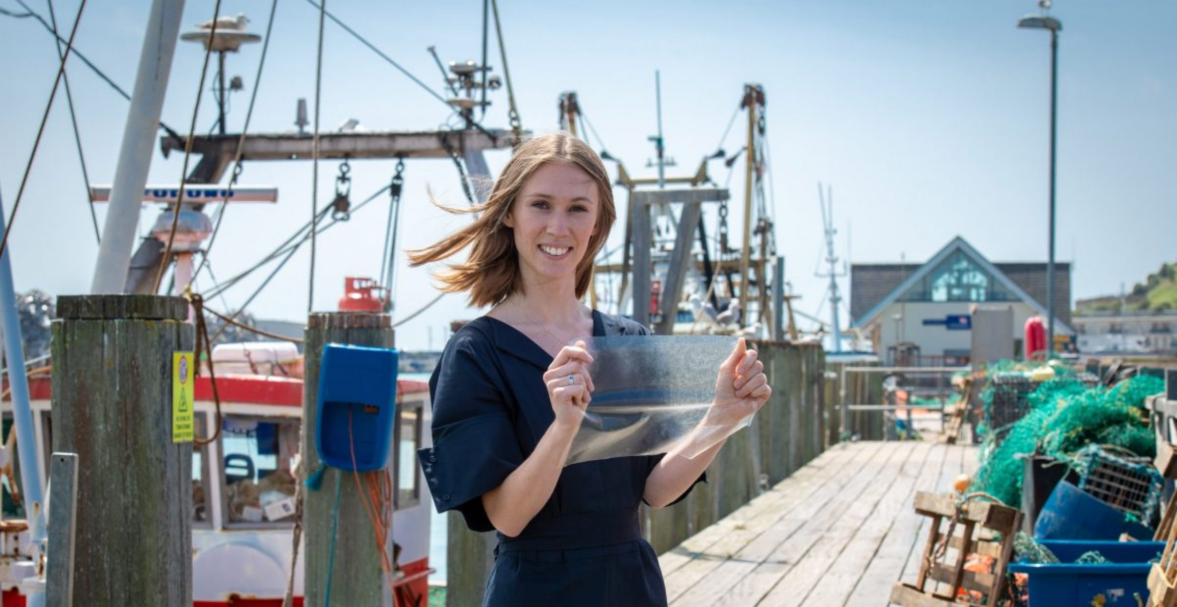 Britische Studentin entwickelt Plastikalternative aus Fischabfällen