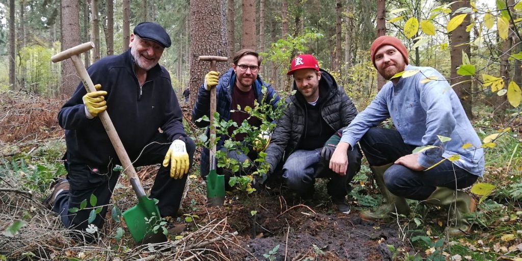 Handtücher aus Holz: Wie drei Hamburger eine ressourcen-positive Textilmarke aufbauen