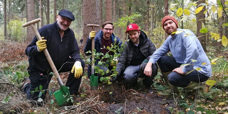 Handtücher aus Holz: Wie drei Hamburger eine ressourcen-positive Textilmarke aufbauen