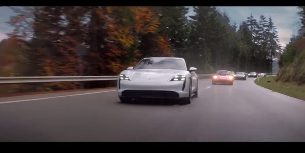 Super Bowl: Porsche wirbt für neues E-Modell mit Verfolgungsjagd
