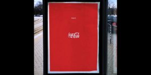 Coca-Cola Plakat optische Täuschung
