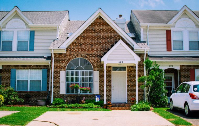 3 for 1: In diesem neuen holländischen Viertel gibt es ein Auto für drei Haushalte