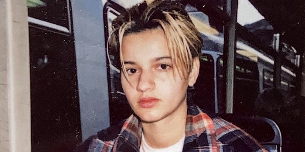 „Berühmtsein ist scheiße“ – Rapper Mavi Phoenix im Interview über sein Debütalbum