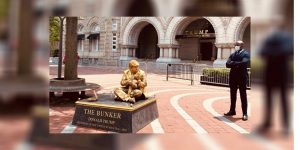 Trump Statue