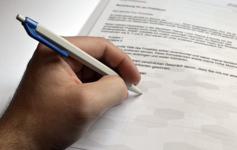 Gehirnforschung: Linkshänder*innen seltener zu Studien zugelassen