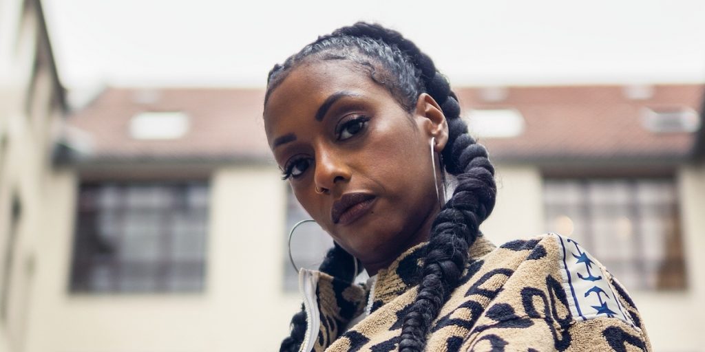 „Egal wie hart oder ekelig manche Menschen sind: Lass dich niemals unterkriegen“ – Nura im Interview