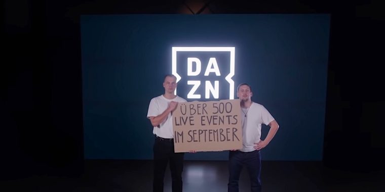 Zwei Rapper bieten ihr Musikvideo als Werbefläche an und verdienen 16.000 Euro