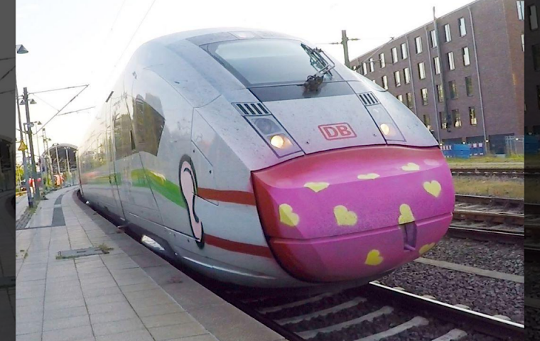 Graffiti-Artist sprüht ICE an und selbst die Deutsche Bahn feiert die Message