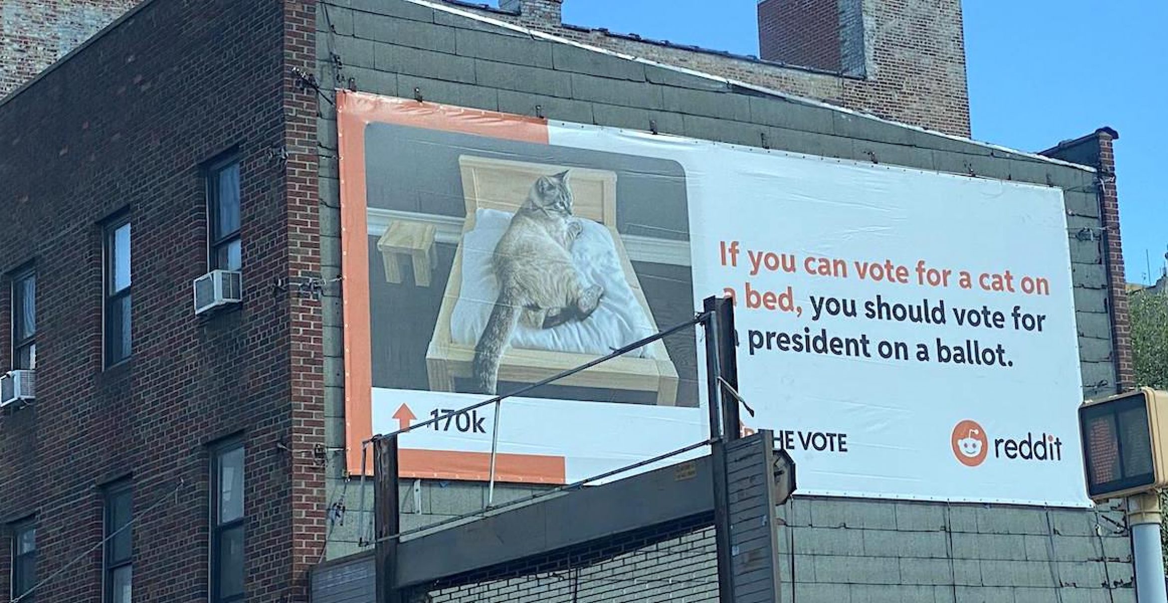 Reddit startet witzige Plakat-Kampagne, um Leute zum Wählen zu animieren