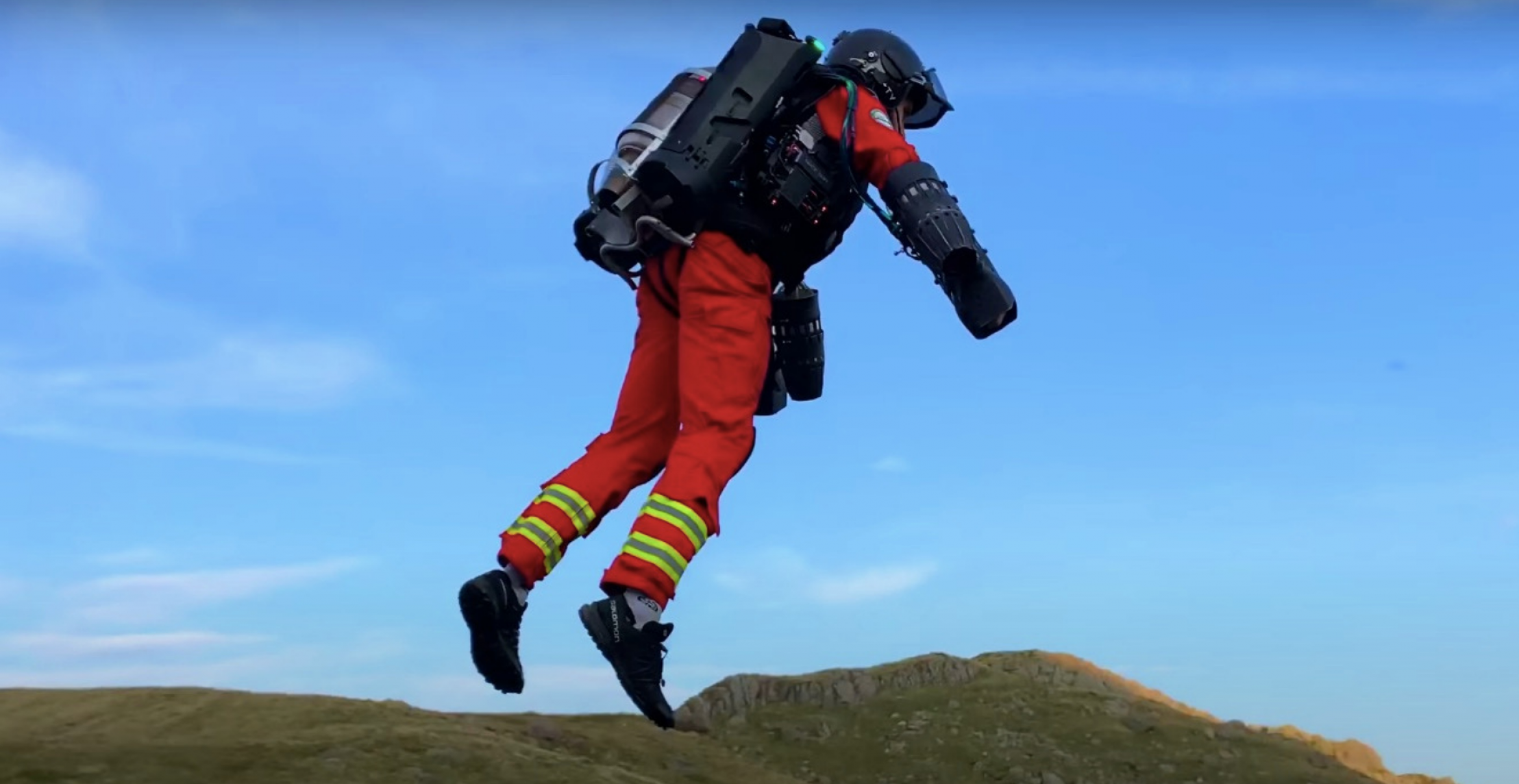 Fliegende Sanitäter*innen: Britische Bergrettung testet Jetsuit aus