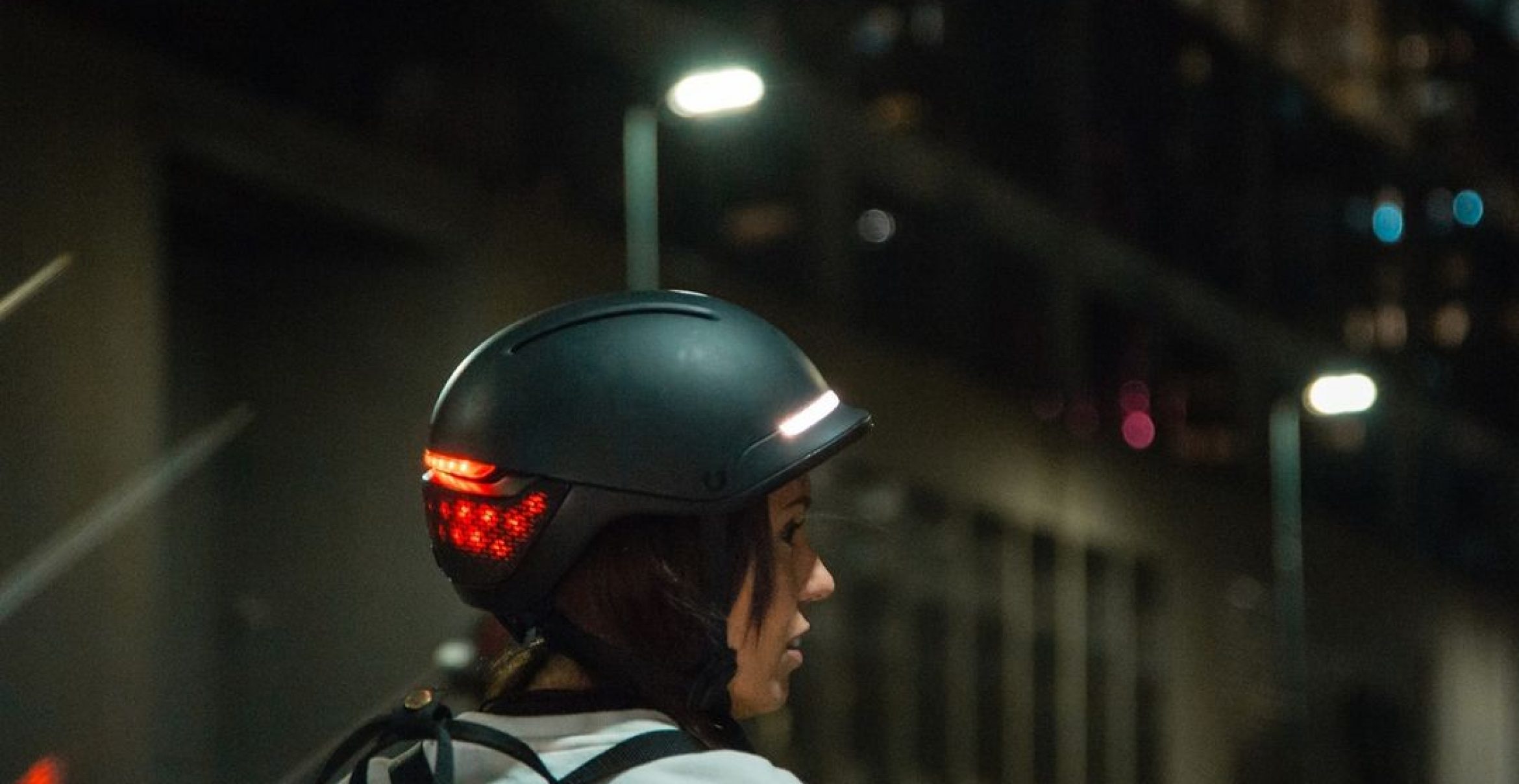 Blinker, Bremslicht und Notruf: Startup entwickelt smarten Fahrradhelm
