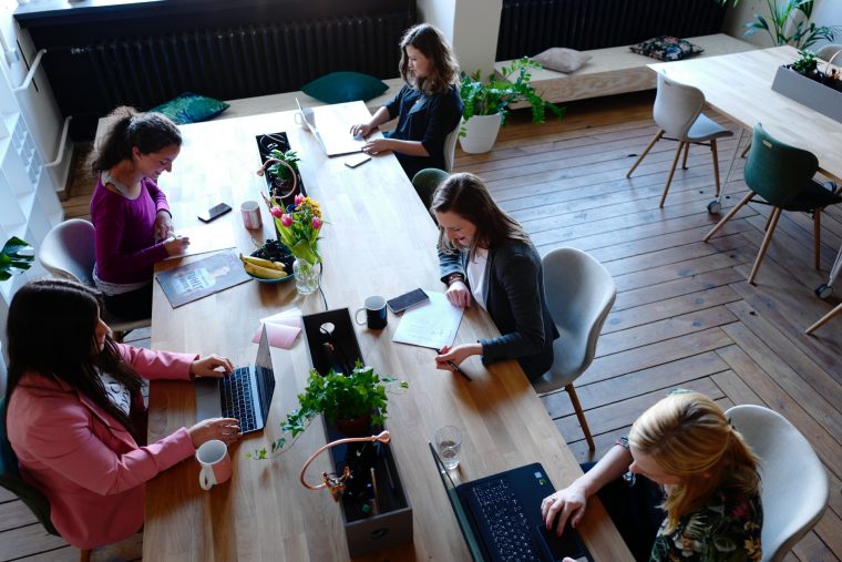 Female Leadership: Drei Schritte, um Frauen für Führungslaufbahnen zu begeistern