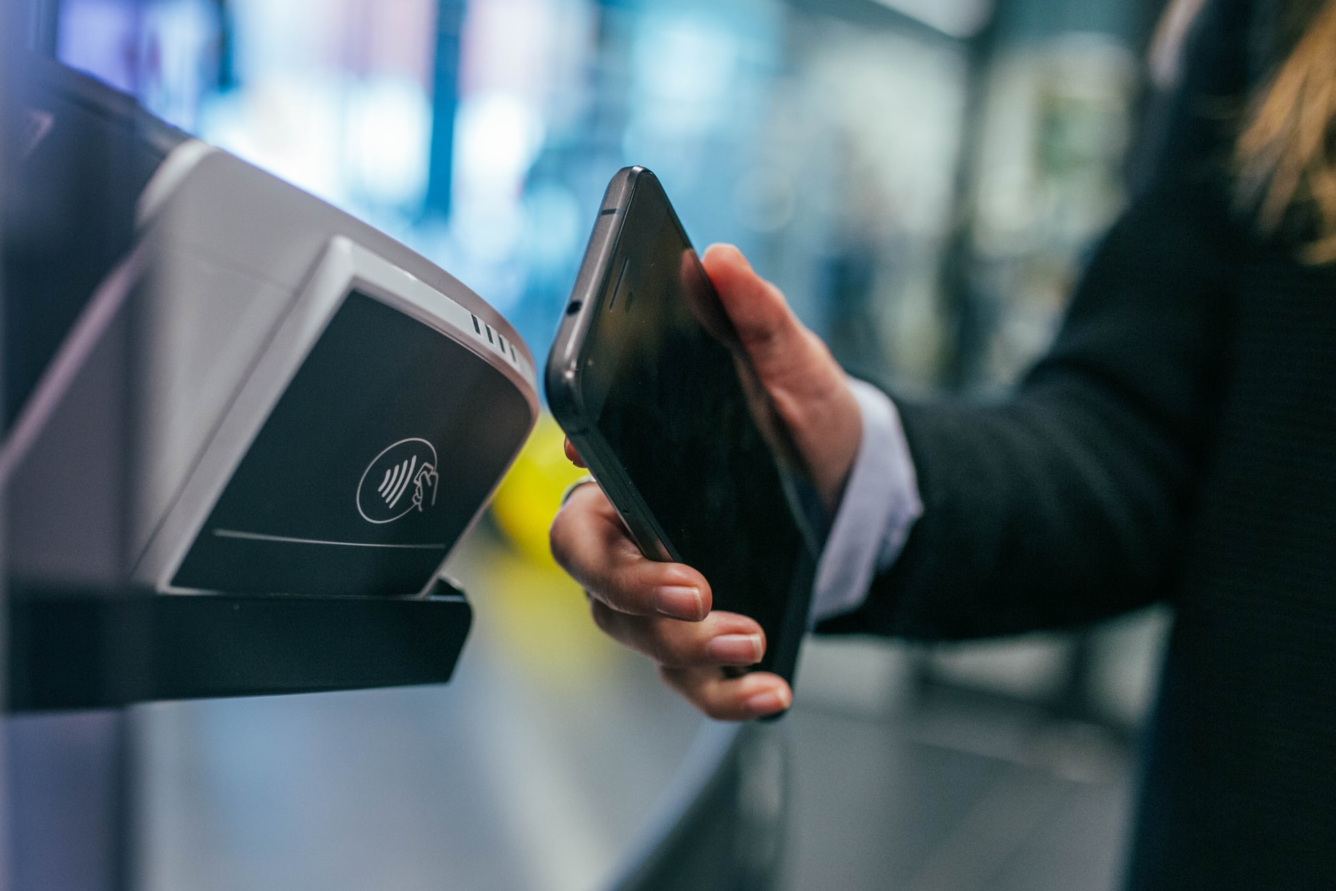 Studie zeigt: Wir haben immer weniger Bargeld bei uns
